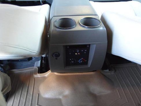 Used 2010 Ford Expedition XLT AWD/4WD image 27