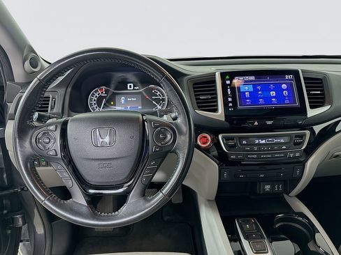 Used 2016 Honda Pilot Touring image 19