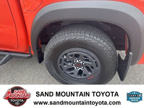 Used 2025 Nissan Frontier Pro-X w/ Pro Convenience Package RWD image 12