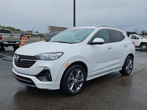 Used 2023 Buick Encore GX Select w/ Sport Touring Package FWD image 3