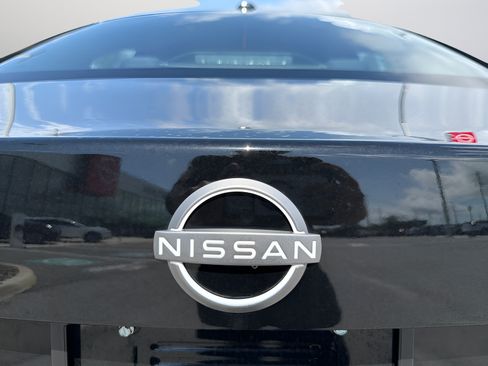 Used 2025 Nissan Sentra SV FWD image 38