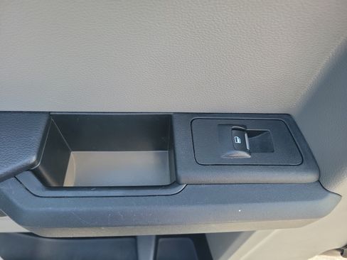 Used 2017 Ford F150 XL w/ Equipment Group 101A Mid RWD image 12