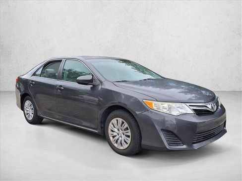 Used 2012 Toyota Camry LE FWD image 3