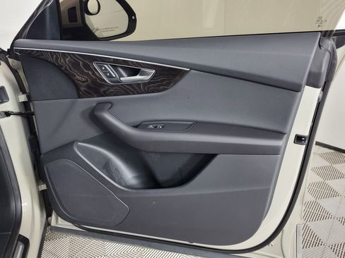 Certified 2023 Audi Q8 Premium w/ Convenience Package image 24