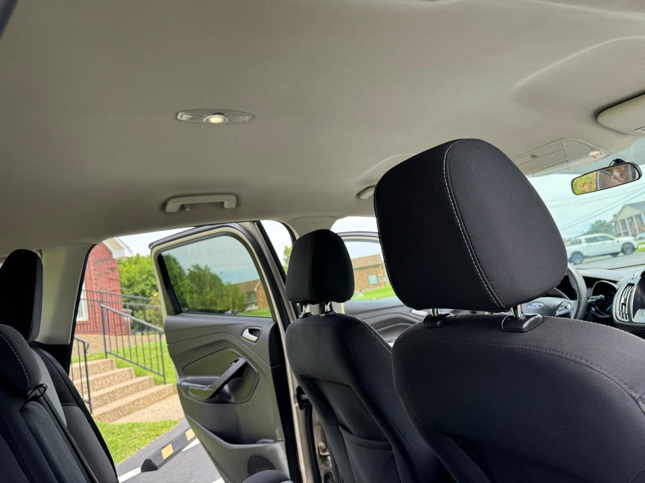 Used 2018 Ford Escape SE w/ SE Sync 3 Package AWD/4WD image 24