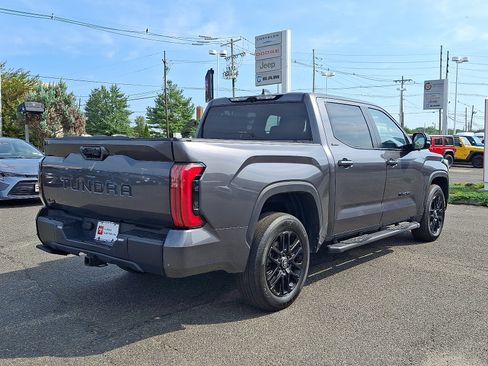 Used 2025 Toyota Tundra Limited AWD/4WD image 7