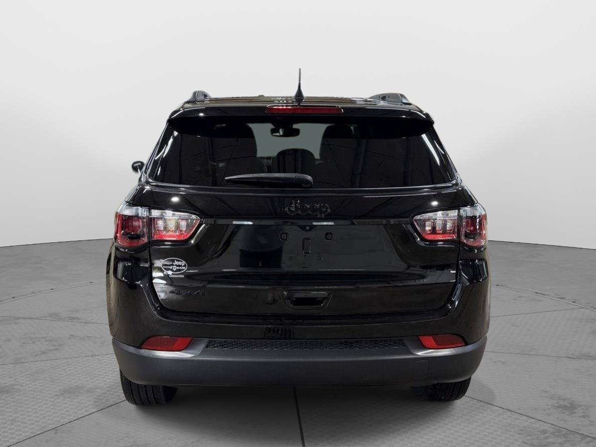 Used 2023 Jeep Compass Latitude AWD/4WD image 13