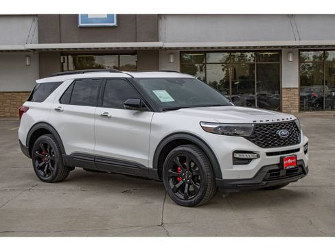 Used 2022 Ford Explorer ST w/ Equipment Group 401A AWD/4WD image 2