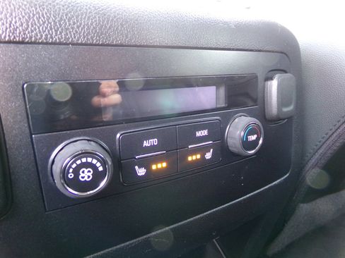 Used 2020 GMC Yukon SLT image 30