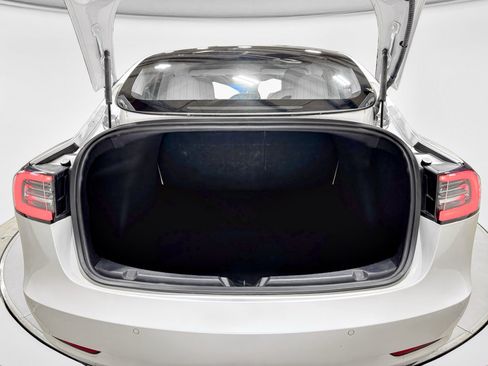 Used 2019 Tesla Model 3 Long Range image 26