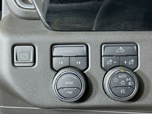 Used 2024 Chevrolet Silverado 1500 RST AWD/4WD image 17