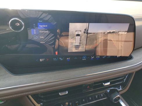 Certified 2025 Chevrolet Tahoe High Country AWD/4WD image 21