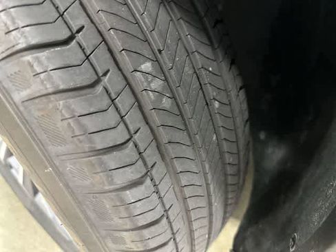 Used 2025 Chevrolet Equinox LT w/ Convenience Package II image 29