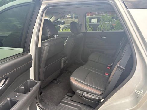 Used 2025 Nissan Pathfinder Platinum w/ Cargo Package AWD/4WD image 5