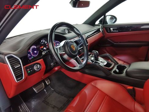 Used 2022 Porsche Cayenne S image 28