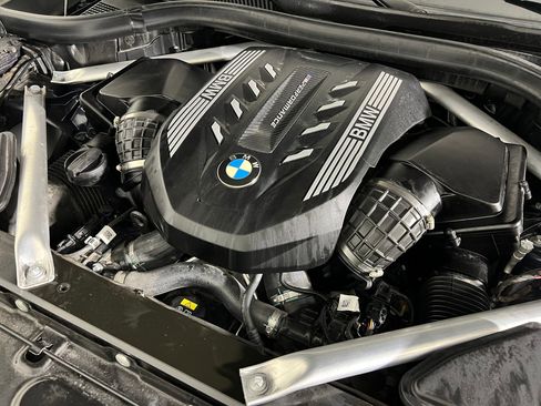 Used 2021 BMW X5 M50i w/ Executive Package image 22