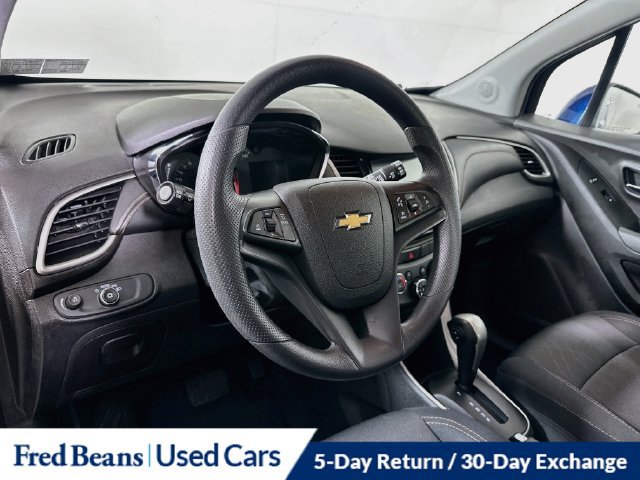 Used 2017 Chevrolet Trax LT w/ Driver Confidence Package AWD/4WD image 14