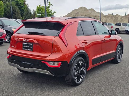 Certified 2023 Kia Niro Wind w/ Wind Preserve Package FWD image 5