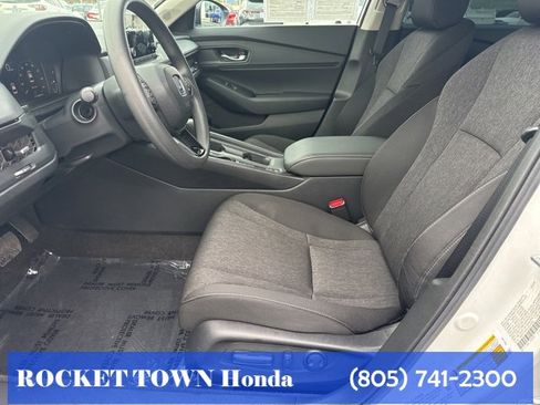 Used 2025 Honda Accord SE image 17