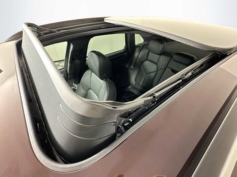 New 2026 Porsche Macan image 22