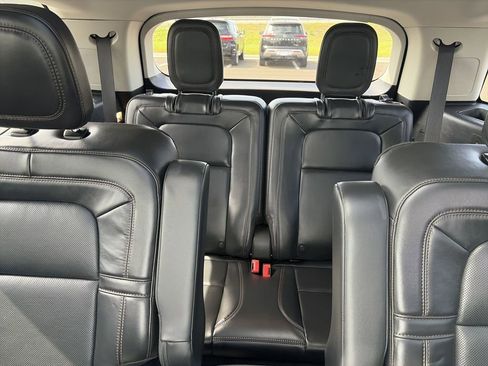 Used 2025 Lincoln Aviator Reserve w/ Equipment Group 201A AWD/4WD image 24