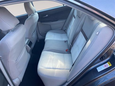 Used 2014 Toyota Camry LE image 13