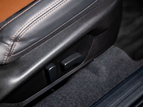 Used 2025 Subaru Forester Touring w/ Popular Package - Touring image 17