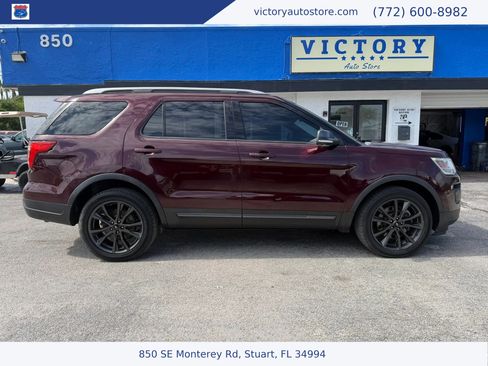 Used 2018 Ford Explorer XLT w/ Equipment Group 202A AWD/4WD image 2