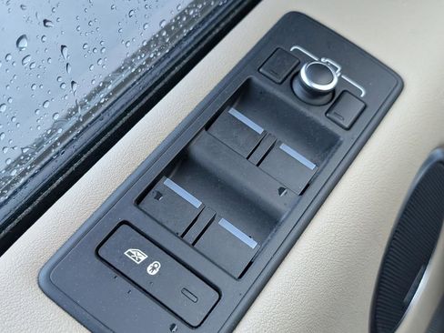 Used 2017 Land Rover Range Rover Sport HSE AWD/4WD image 11