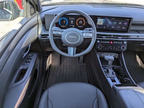 Used 2025 Hyundai Santa Cruz SEL image 16