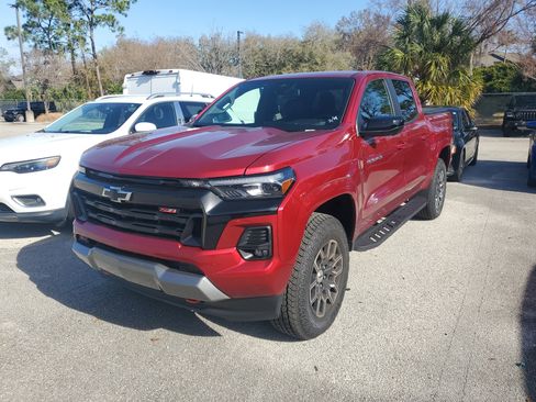Used 2025 Chevrolet Colorado Z71 w/ Technology Package image 2