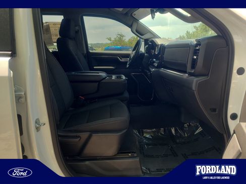 Used 2023 Chevrolet Silverado 1500 LT AWD/4WD image 19