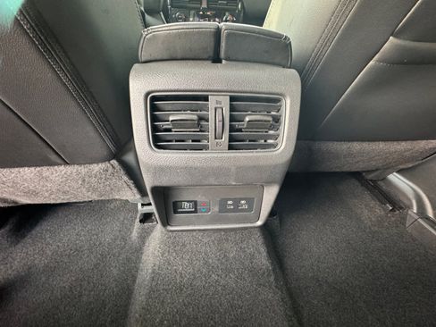 Used 2023 Nissan Rogue SL w/ SL Premium Package image 32