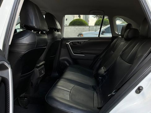 Used 2022 Toyota RAV4 LE FWD image 11