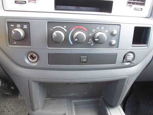 Used 2007 Dodge Ram 2500 Truck SLT w/ Light Group AWD/4WD image 23