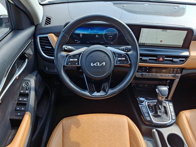 Used 2024 Kia Seltos EX AWD/4WD image 12