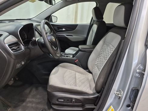 Used 2020 Chevrolet Equinox LS w/ LS Convenience Package FWD image 12