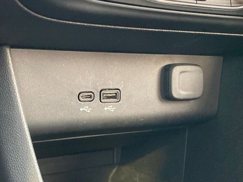 Used 2025 Buick Encore GX Preferred image 24