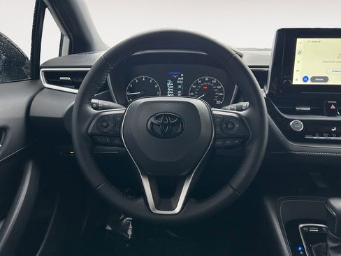 Used 2025 Toyota Corolla Hatchback w/ SE Package image 14