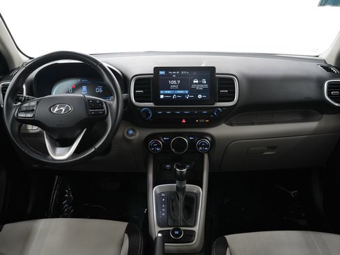 Used 2024 Hyundai Venue SEL FWD image 15