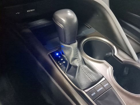 Used 2022 Toyota Camry SE image 15