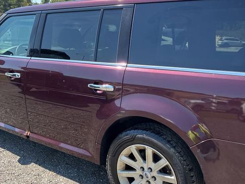 Used 2011 Ford Flex SEL w/ Rapid Spec Order Code image 3