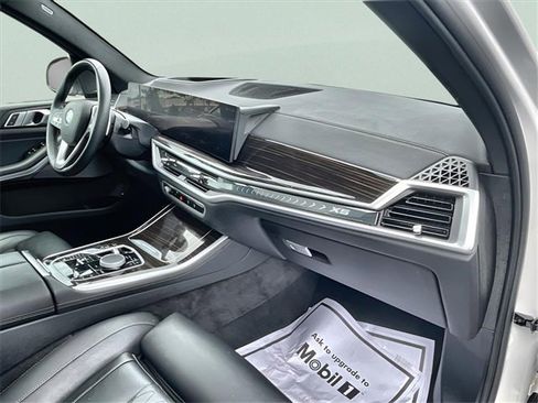 Used 2025 BMW X5 xDrive50e image 20