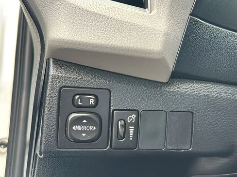 Used 2014 Toyota Corolla LE w/ Driver Convenience Package image 45