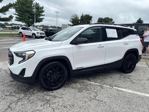 Used 2020 GMC Terrain SLE w/ Elevation Edition FWD image 14