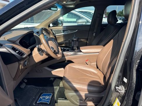 Used 2017 Lincoln MKX Reserve FWD image 7