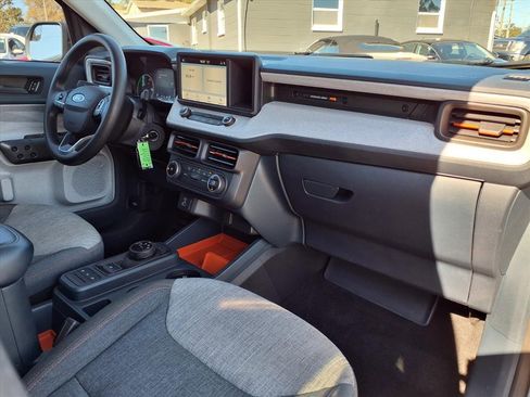 Used 2022 Ford Maverick XLT image 11