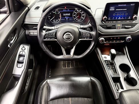 Used 2019 Nissan Altima 2.5 SR FWD image 2