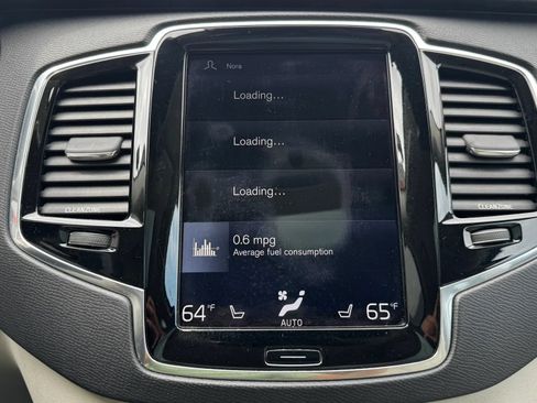 Used 2016 Volvo XC90 T6 Momentum w/ Momentum Plus Package AWD/4WD image 27