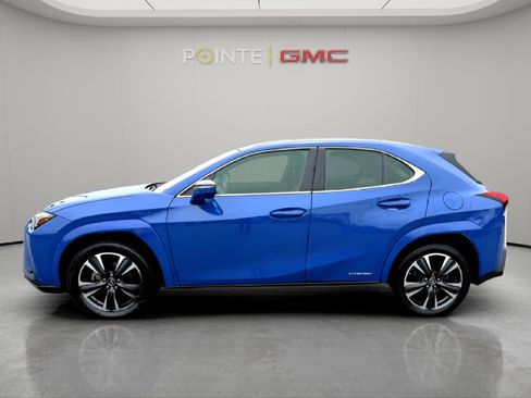 Used 2022 Lexus UX 250h w/ Premium Package image 9